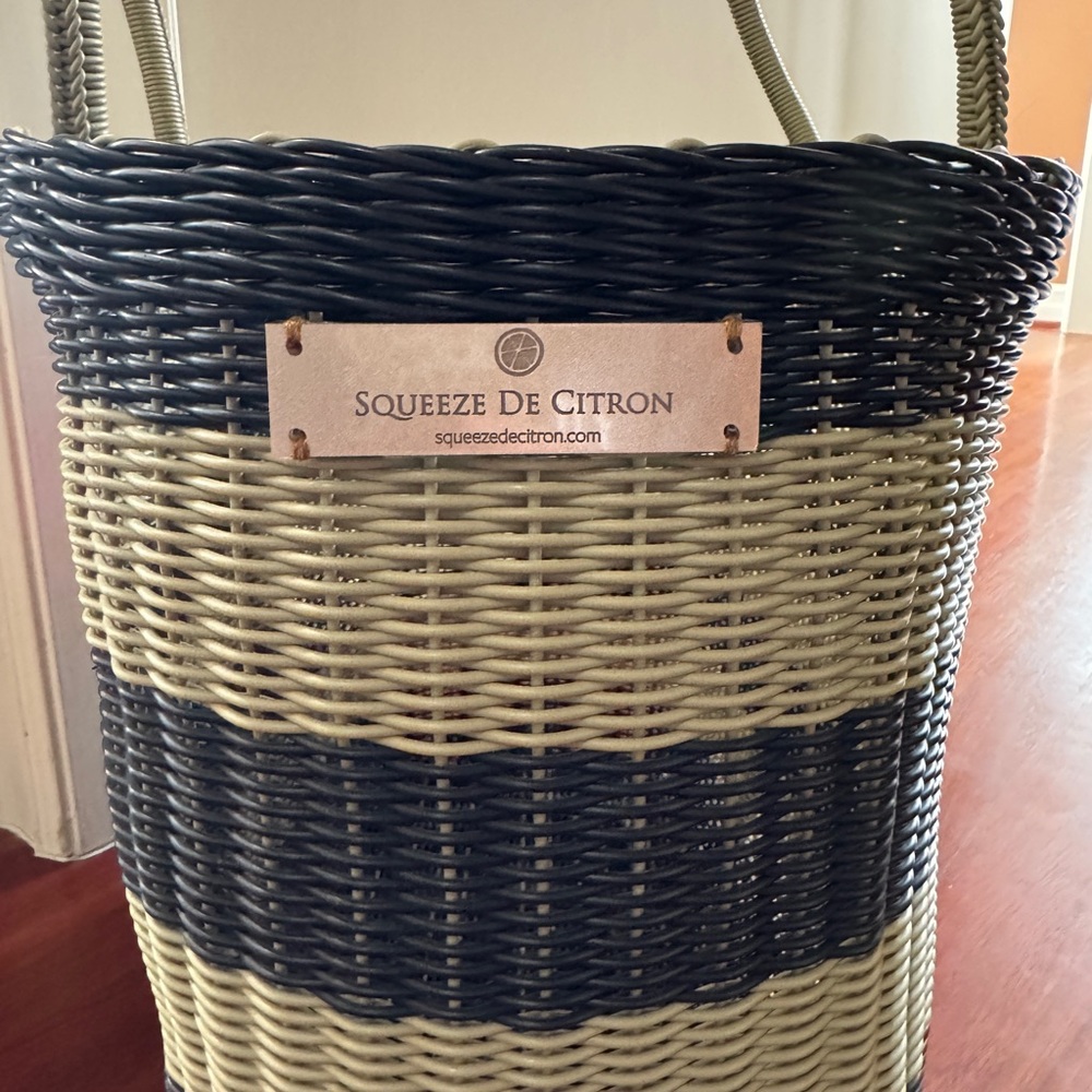 Squeeze De Citron Tote - Picture 6 of 13